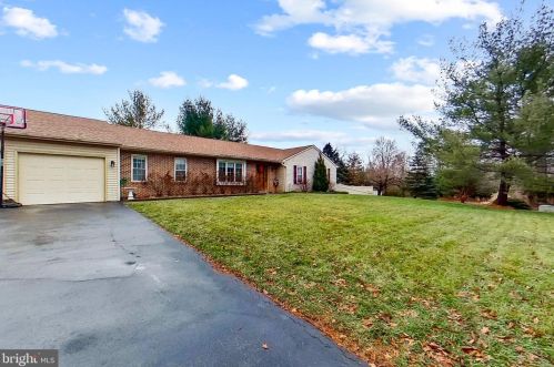 1728 Hallman Dr, Blue Bell, PA 19422-3575