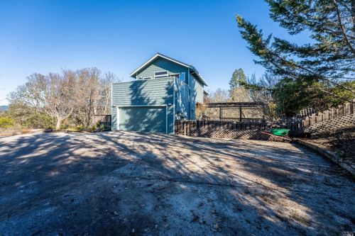 359 Laurel St, Willits CA  95490-3703 exterior