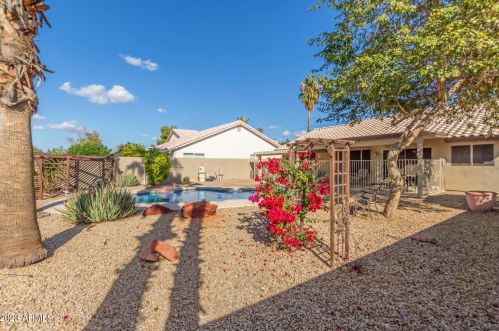 11924 67 Dr, Peoria AZ 85383-7104 exterior