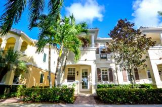 3535 Greenway Dr, Jupiter, FL 33458-8721
