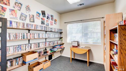 2001 Eastwood Dr, Vacaville CA  95687-6173 exterior