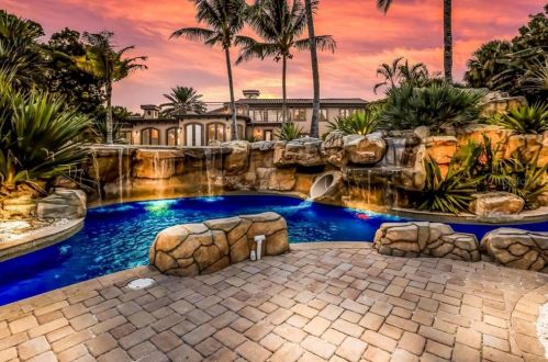 2718 Casey Ky Rd, Nokomis FL  34275-3306 exterior