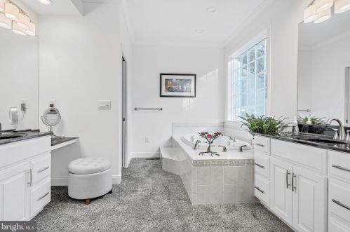 319 Equus Dr, Camp Hill PA  17011-8350 exterior