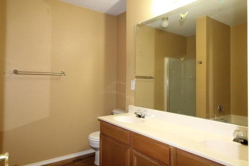 645 Creekview Dr, Burleson TX  76028-4445 exterior