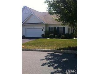 12 Kent Ln, Easton, PA 18045-2175