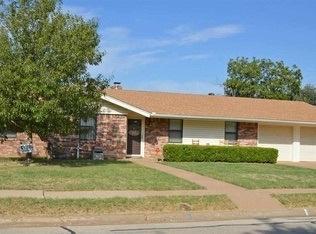 908 Preston Rd, Burkburnett, TX 76354-2508