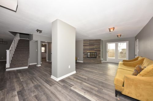 9127 Swan Cir, Milwaukee WI  53225-2719 exterior