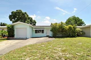 505 Lake Hill Ln, Largo, FL 33771-1528