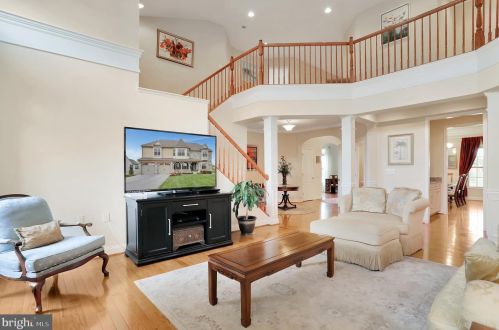 315 Lewis Washington Dr, Charles Town WV  25414-5666 exterior