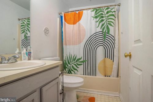 1109 Oxford Cir, Lansdale PA 19446-6653 exterior