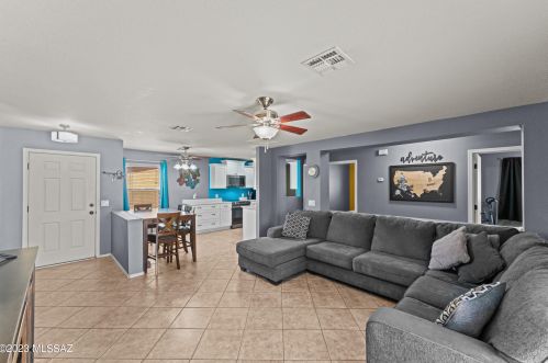 1656 Jack Burnett Loop, Tucson, AZ 85746-3402