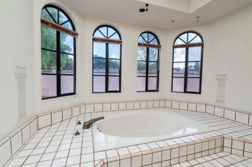 1129 Sugarbush Dr, Vista CA  92084-6605 exterior