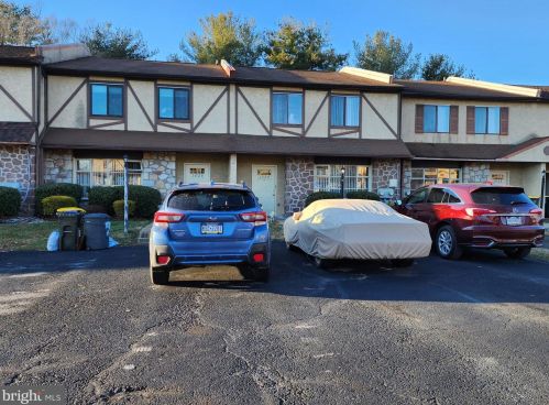 1027 Oakwood Dr, Huntingdon Valley PA  19006-1731 exterior