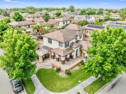 576 Bramblewood Ave, Lathrop CA 95330-9370 exterior