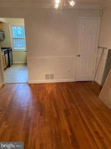 926 52nd St, Washington, DC 20019-5547