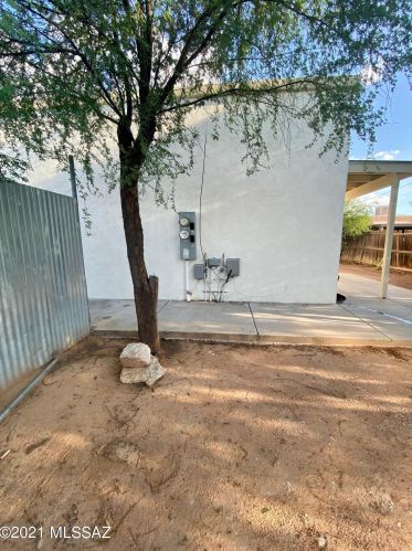 326 Delano St, Tucson, AZ 85705-3848