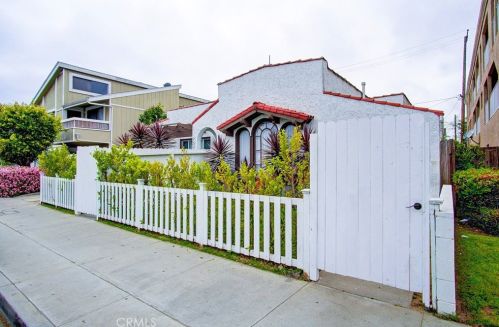 757 Redondo Ave, Long Beach CA  90804-5140 exterior