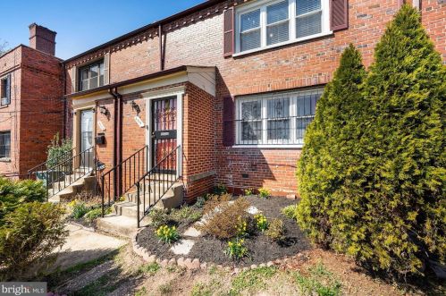 4932 Jay St, Washington, DC 20019-4895
