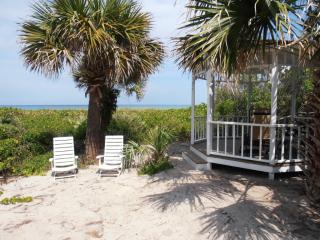 940 Crescent Beach Rd, Vero Beach FL  32963-2525 exterior