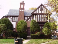 5 Cotswold Ter, Newton, MA 02459-1924