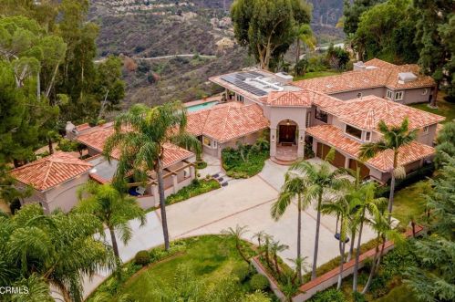 690 Wendover Rd, La Canada, CA 91011-4129