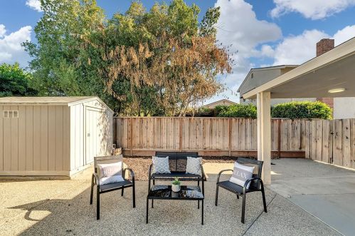 7180 Orchard Dr, Gilroy CA  95020-6307 exterior