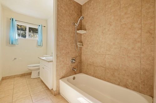 1325 Arrowhead Ct, Modesto CA  95351-1723 exterior
