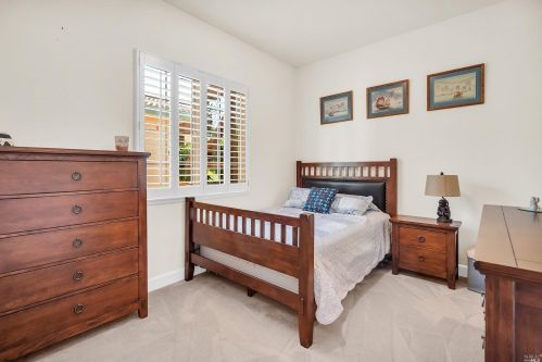 662 Canterbury Cir, Vacaville CA  95687-8225 exterior