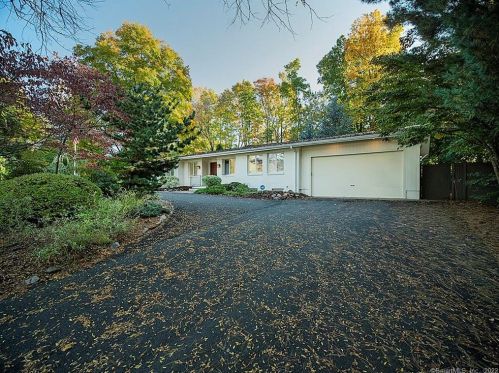 47 Windsor Rd, North Haven, CT 06473-3045