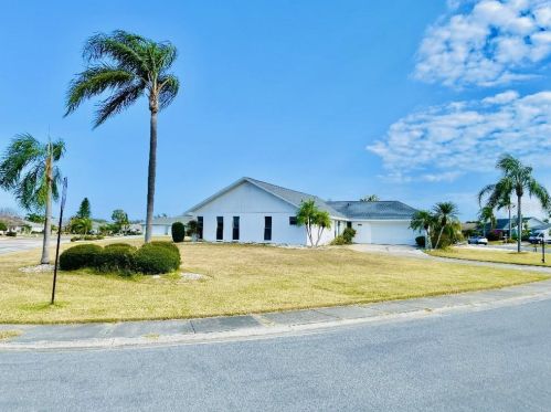687 Fort Duquesna Dr, Ruskin, FL 33573-5148