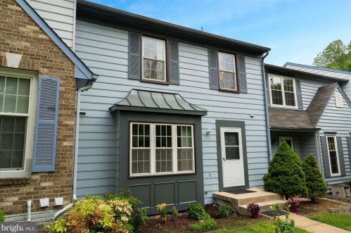 10204 Scarborough Commons Ct, Springfield, VA 22015-2814