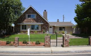 4018 University Ave, Bakersfield, CA 93306-2144