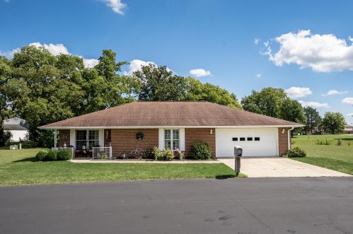 627 Elaine Dr, West Jefferson, OH 43162-1484