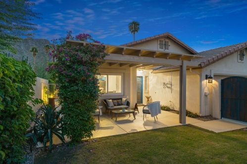 51915 Avenida Alvarado, La Quinta CA  92253-3190 exterior