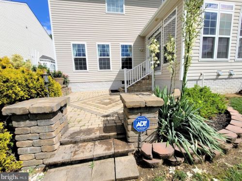 16399 Kramer Estate Dr, Woodbridge VA  22191-6003 exterior