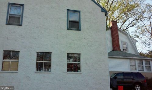 1050 Horseshoe Pike, Downingtown, PA 19335-1333