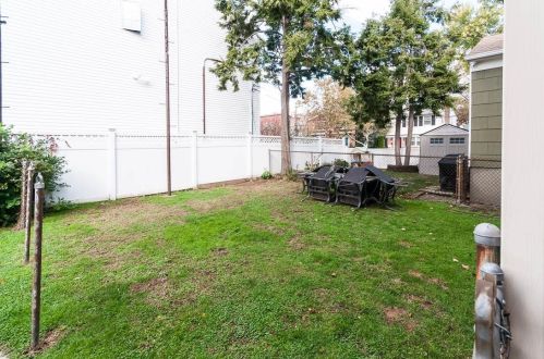 927 Avenue C, Bayonne NJ  07002-2439 exterior