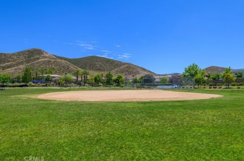 34337 Heather Ridge Ct, Lake Elsinore CA  92532-2924 exterior
