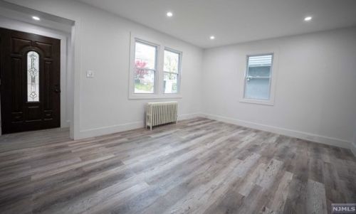 195 Overpeck Ave, Ridgefield Park NJ  07660-1218 exterior