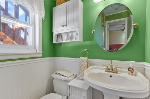 24 Somerset Dr, Washingtonville NY  10992-1372 exterior