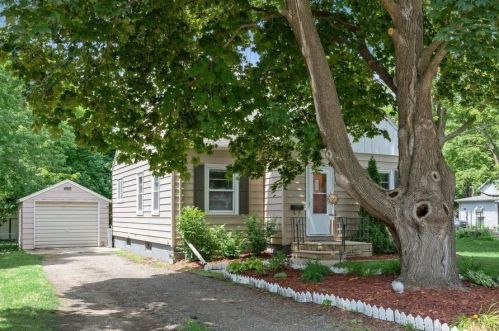 18 7th Ave, Faribault, MN 55021-5018