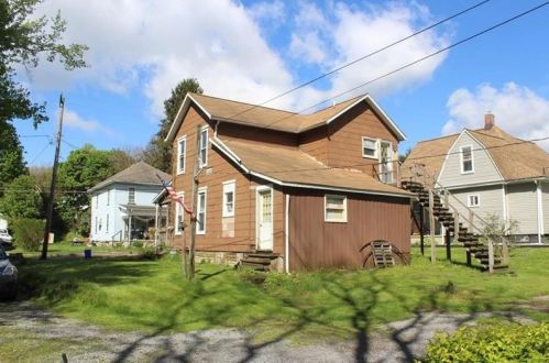 43 2nd St, Greenville, PA 16125-2705