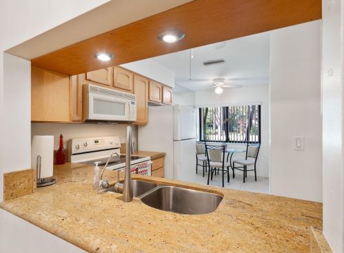 4069 Palm Forest Dr, Delray Beach, FL 33445-5703