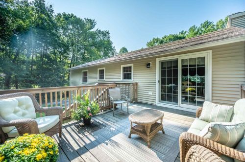 114 Lancaster Farm Rd, Salem NH  03079-4823 exterior