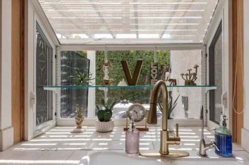3670 Mesquite Ave, Palm Springs CA  92264-3400 exterior