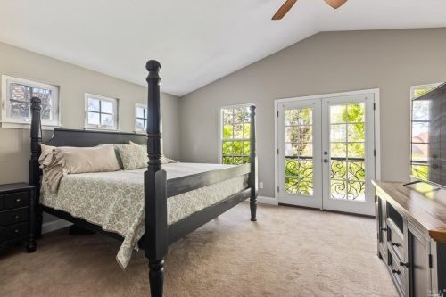 424 Stanford St, Vacaville CA  95687-4653 exterior