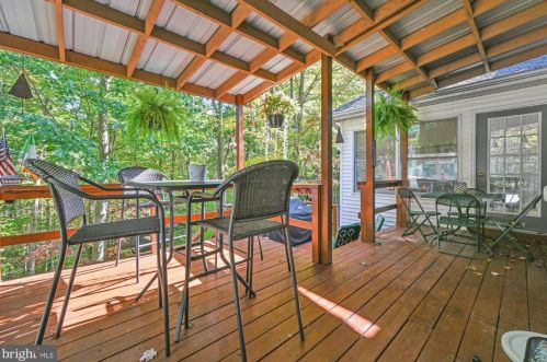 826 Pinewood Dr, Primrose PA 17901-9544 exterior