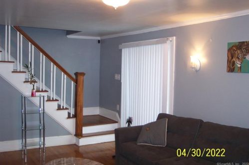 18 Marguerite Ave, Bloomfield, CT 06002-3334