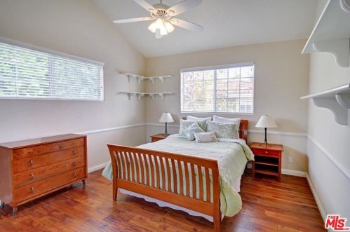 5100 Noble Ave, Van Nuys CA 91402-4509 exterior