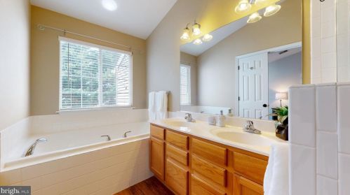 8459 Carmela Cir, Springfield VA  22153-4017 exterior